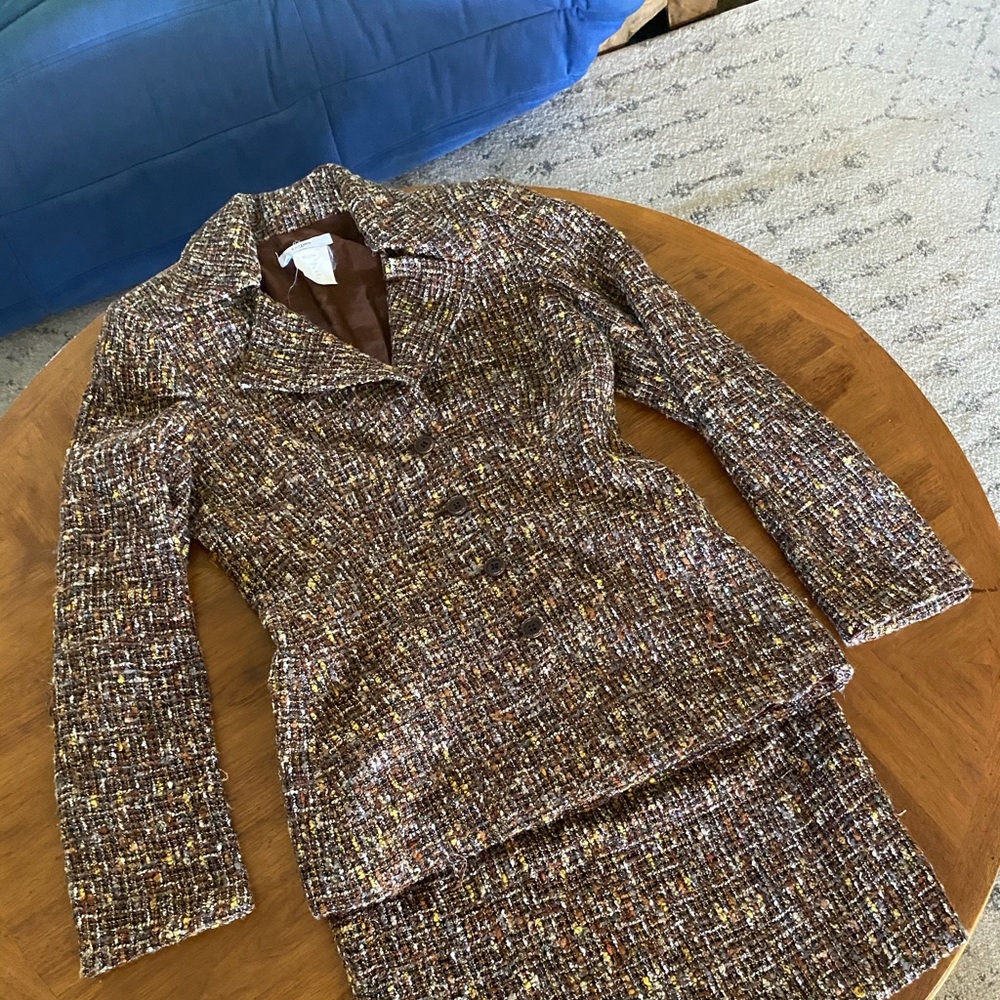 Saks Fifth Avenue Vertigo suit